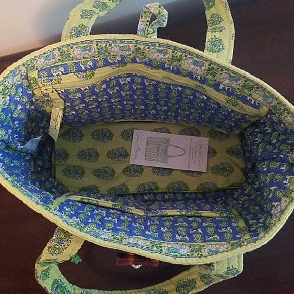 Retired Vera Bradley tote and wallet - Picture 3 of 6